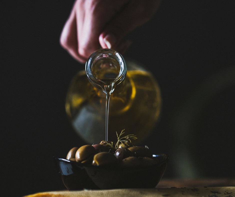 ¿El aceite de oliva caduca? Cómo conservar el aceite de oliva y todas sus propiedades